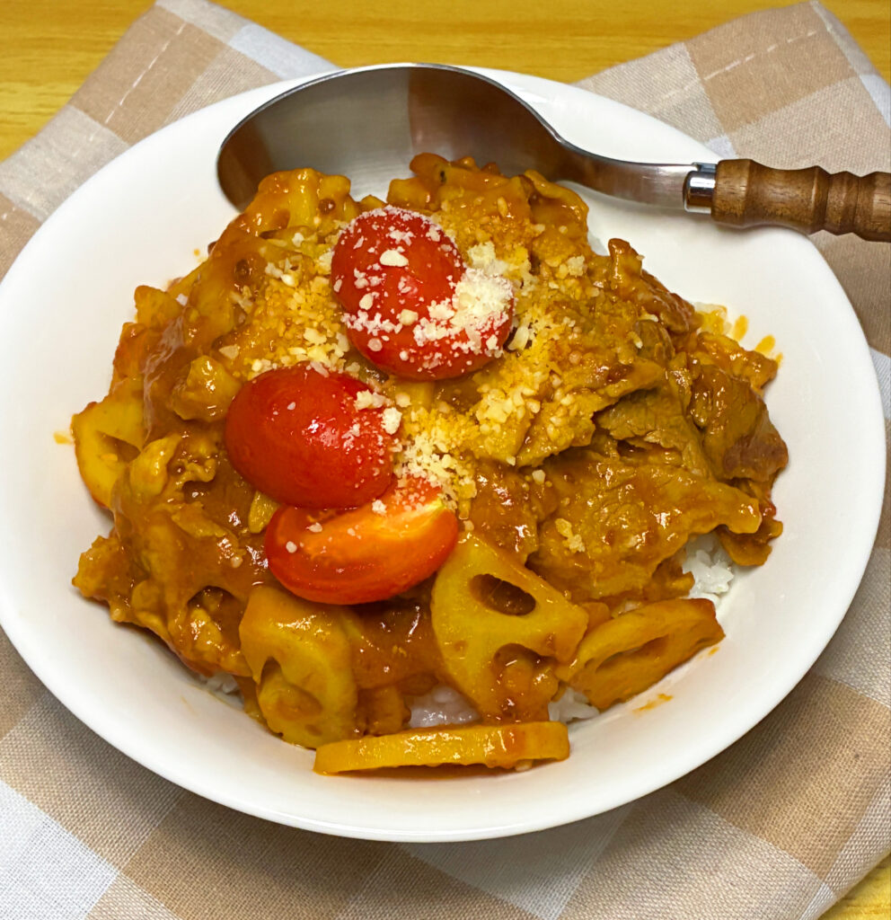 レンコンと豚肉のミートソース丼の完成写真