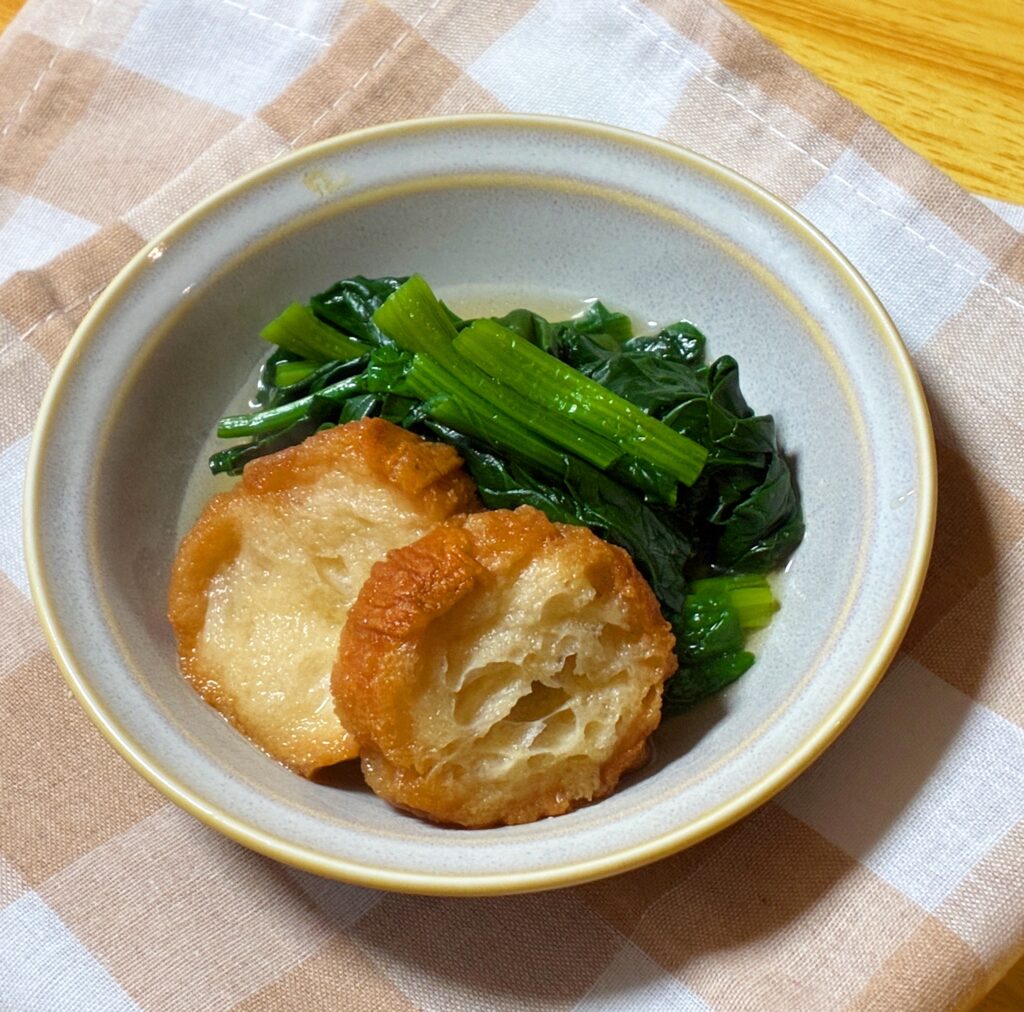 鍋つゆで作ったほうれん草と油麩の煮浸し