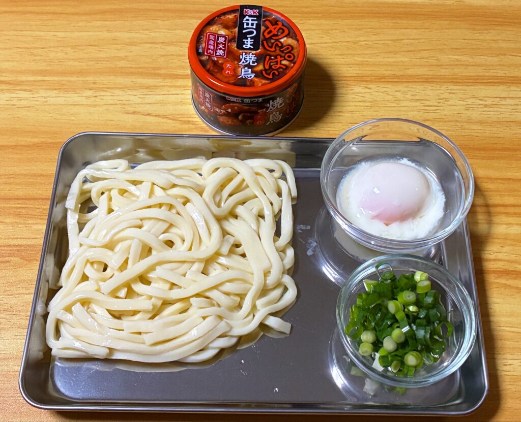 親子焼きうどんの材料の画像